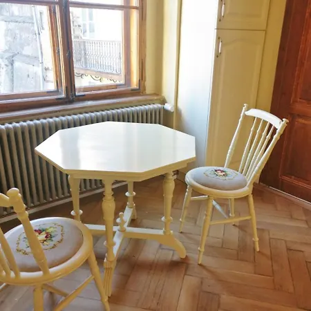 Zur Krone Apartment *